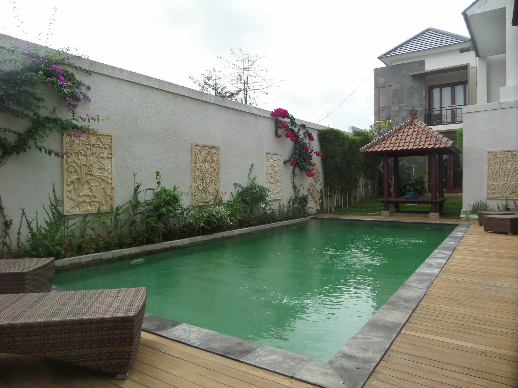 Royal Majesty Villas Kuta Lombok Exterior foto